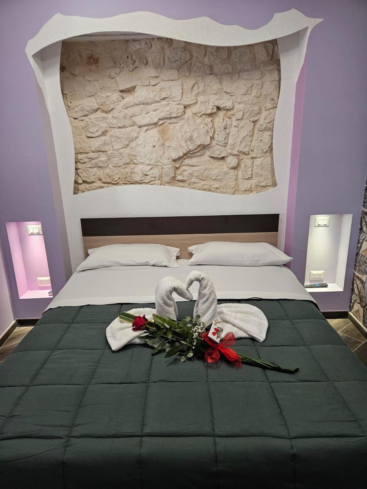 Luxuite Spa Con Piscina E Jacuzzi Alberobello Luaran gambar