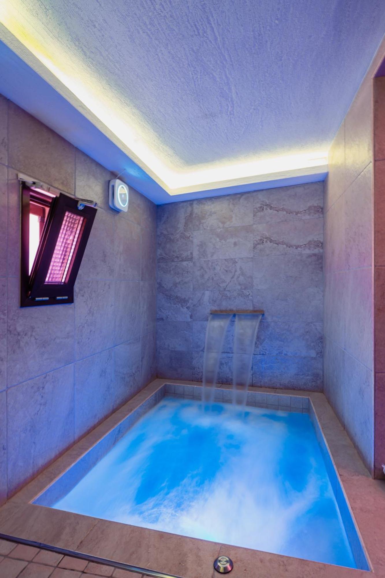 Luxuite Spa Con Piscina E Jacuzzi Alberobello Luaran gambar