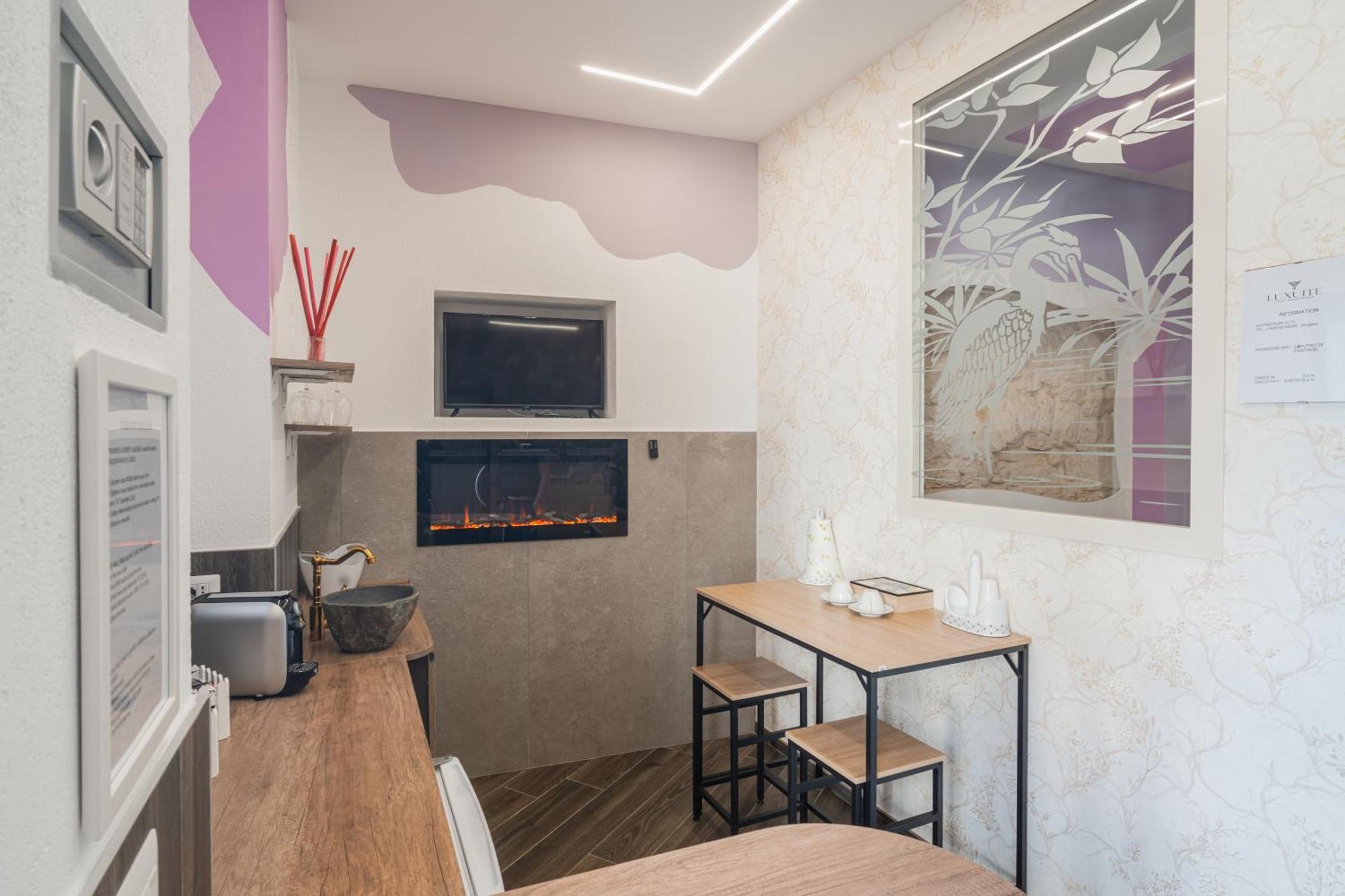 Luxuite Spa Con Piscina E Jacuzzi Alberobello Luaran gambar