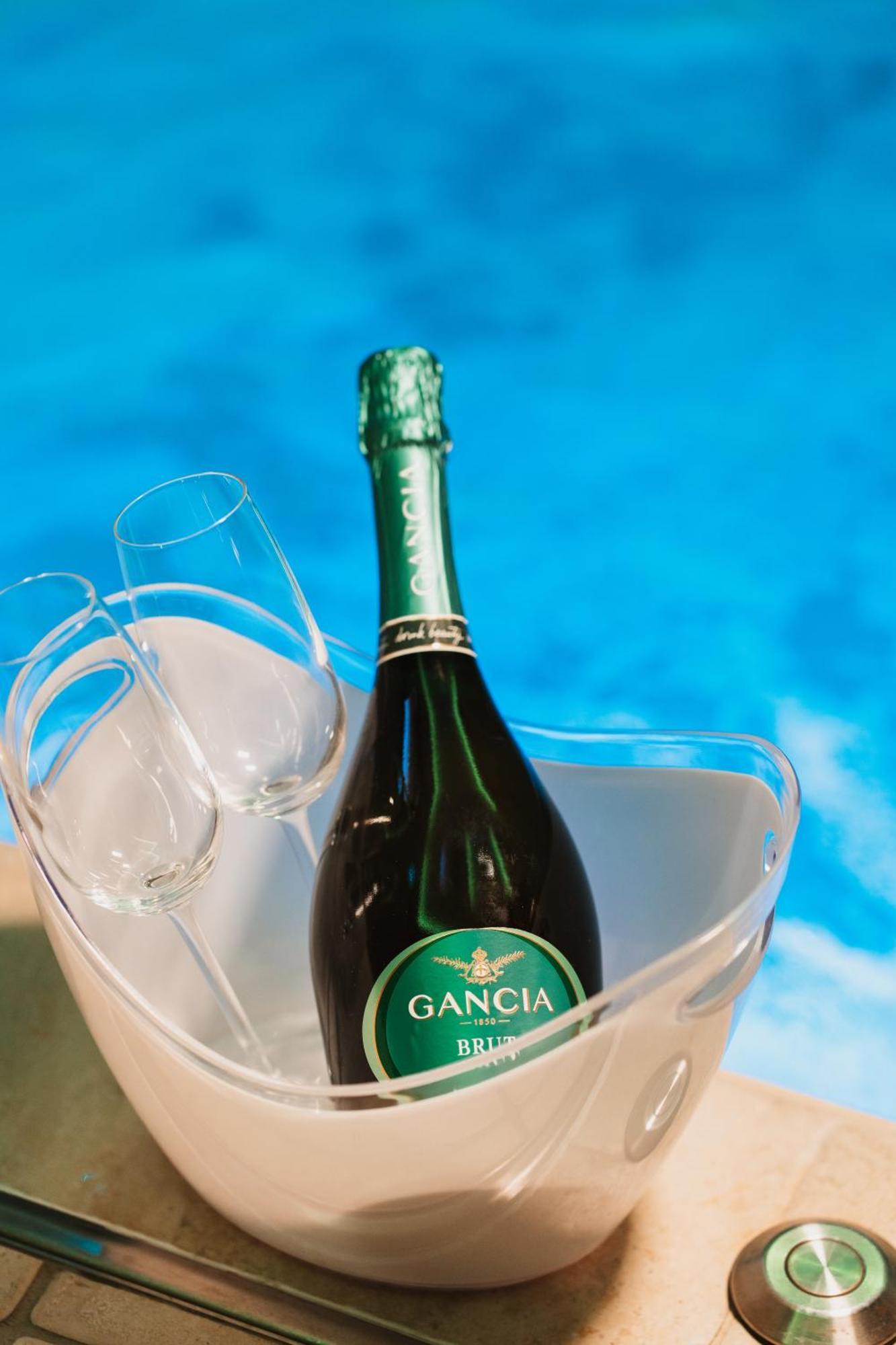 Luxuite Spa Con Piscina E Jacuzzi Alberobello Luaran gambar