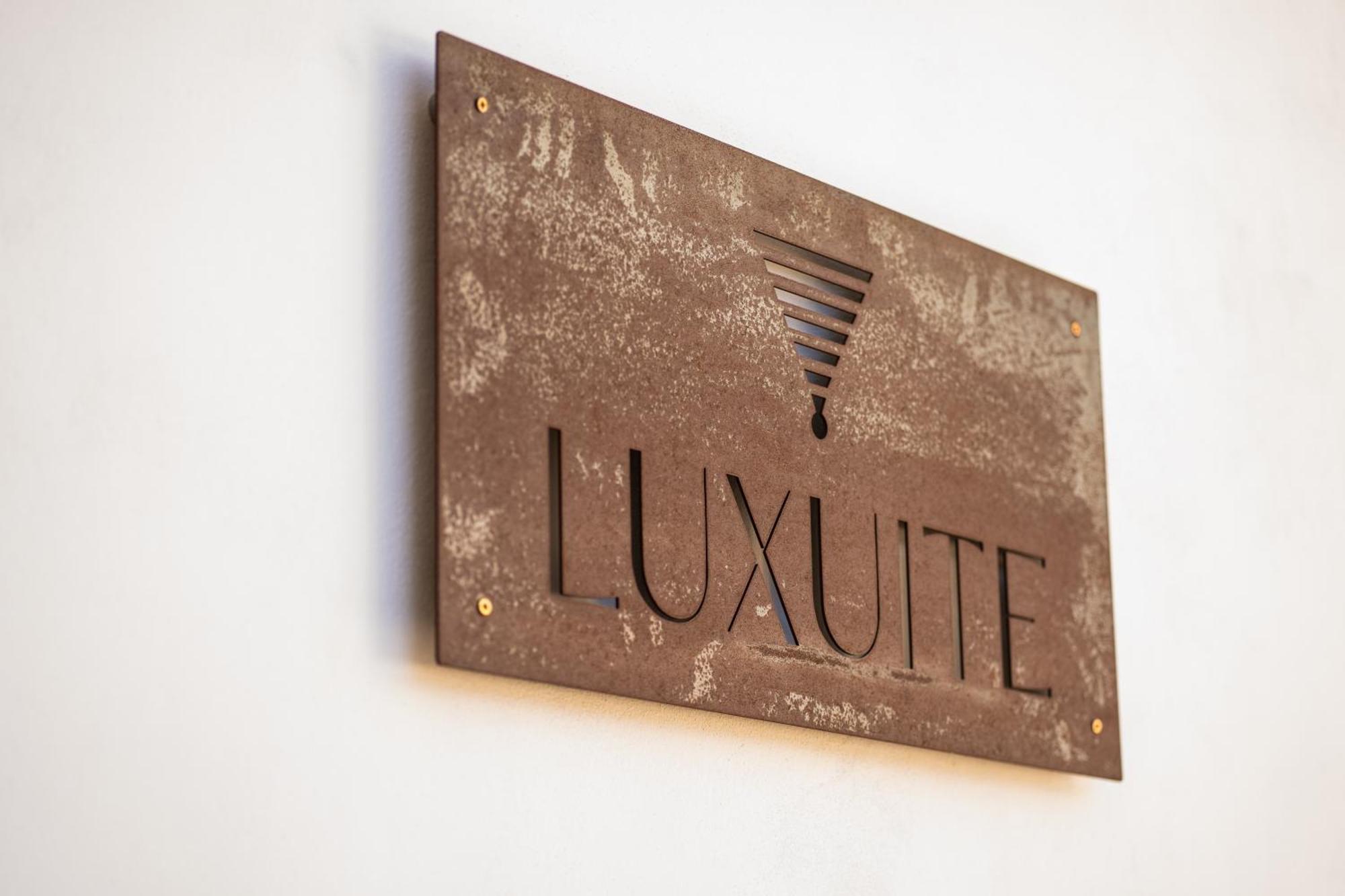 Luxuite Spa Con Piscina E Jacuzzi Alberobello Luaran gambar