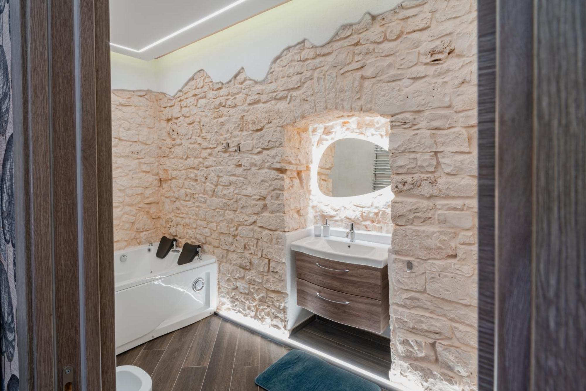 Luxuite Spa Con Piscina E Jacuzzi Alberobello Luaran gambar