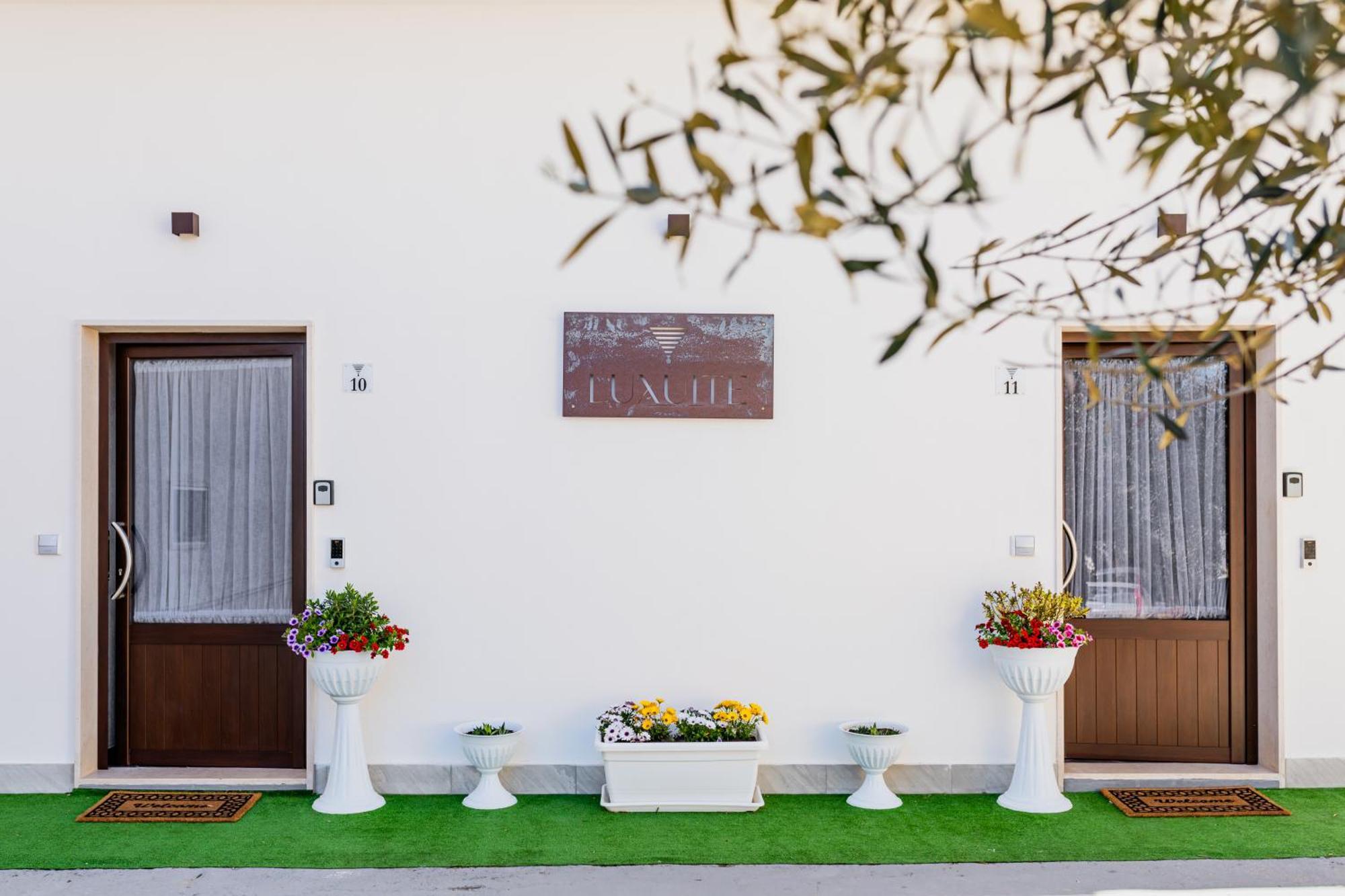 Luxuite Spa Con Piscina E Jacuzzi Alberobello Luaran gambar